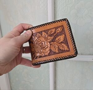 Vintage Hand-Tooled Leather Rose Wallet Bifold Brown Black Trim
